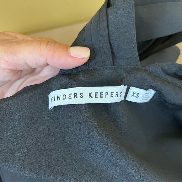 Finders Keepers Black Racerback Sleeveless Top - Picture 6 of 7